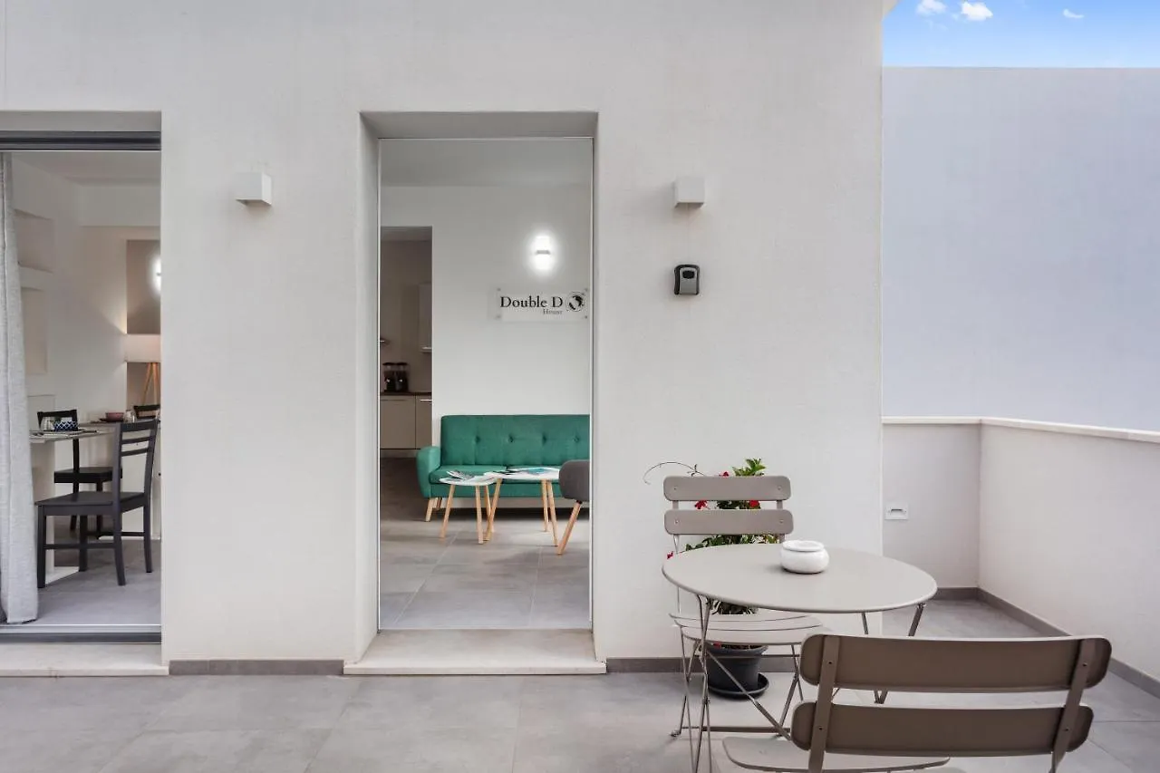 オルビア Double D House Bed & Breakfast